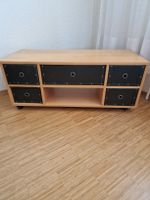 TV Möbel mit Rollen Holz und schwarzen Schubladen