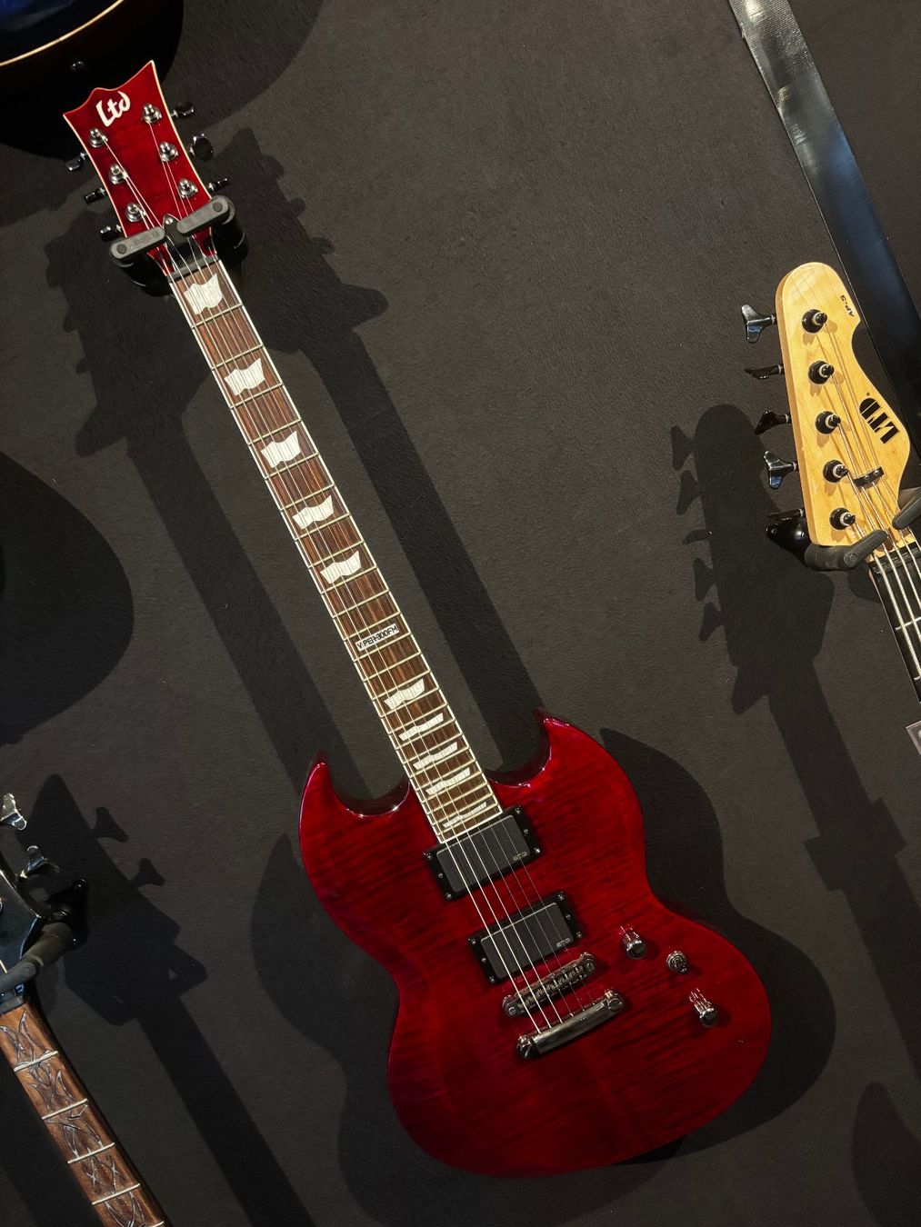 Esp Strumenti musicali: ESP LTD Viper-300FM Black Cherry E-Gitarre – Nuovo (secondo la descrizione) da Kaiserstuhl AG venduto da GTM-Kaiserstuhl