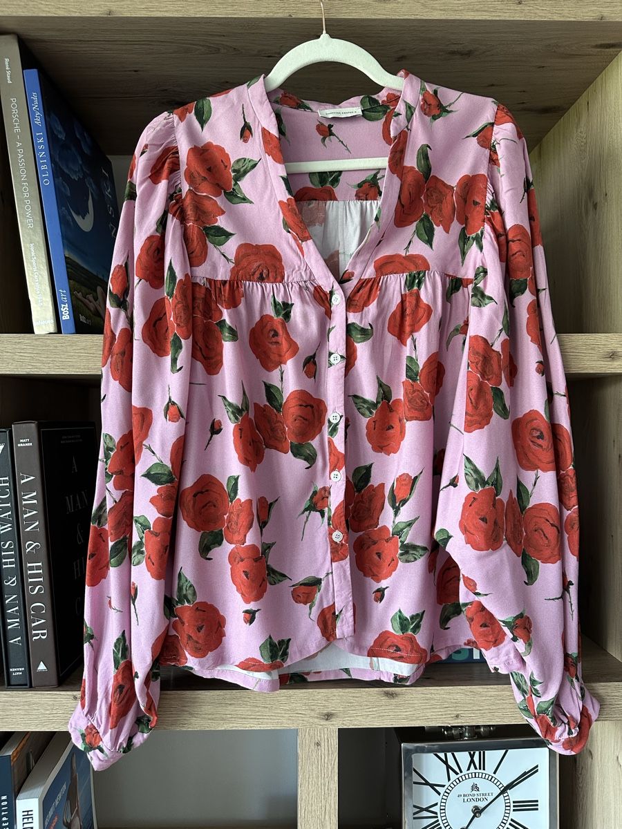 Camicette: Romantic blouse - pink and roses – Nuovo (secondo la descrizione) da La Croix (Lutry) venduto da secondhandZara