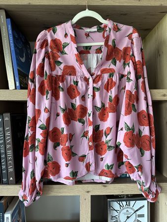 Romantic blouse - pink and roses