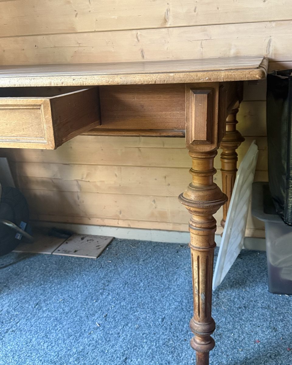 Tische: Biedermeier Tisch Nussbaum massiv – Gebraucht aus Bergdietikon von ulr_r9x5 4