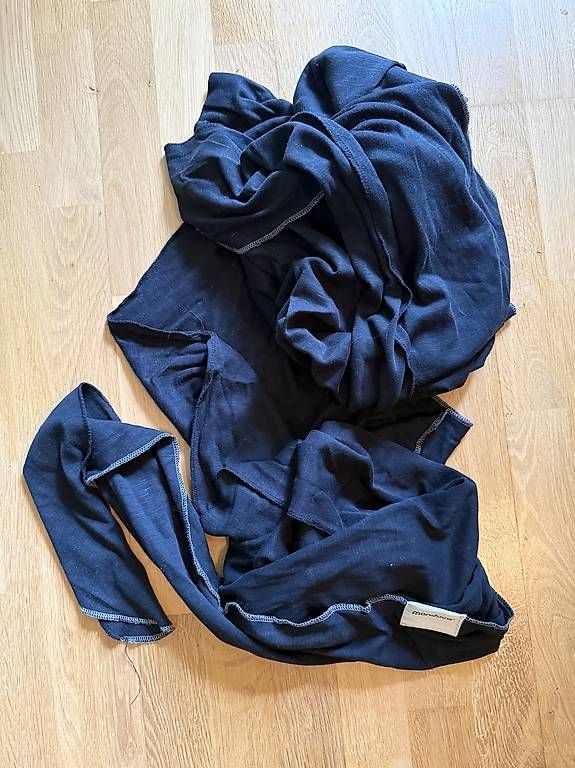 Bauch- & Rückentragen: Manduka Sling Trage Schwarz – Gebraucht aus Bern von ste_vv8y 1