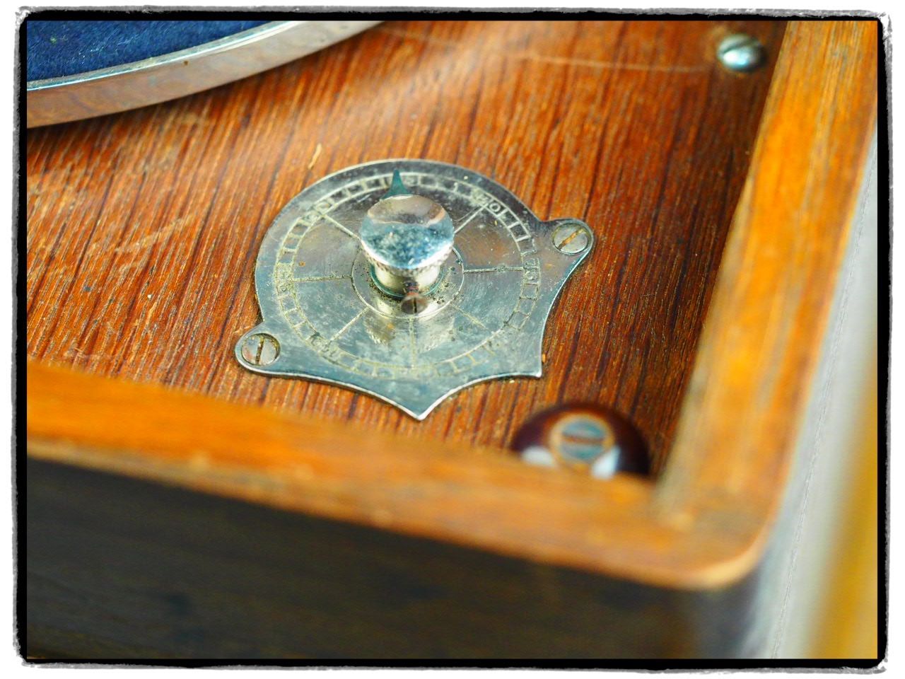 Thorens Tourne-disques: PHONOGRAPHE – D'occasion à Lausanne par Leag 3