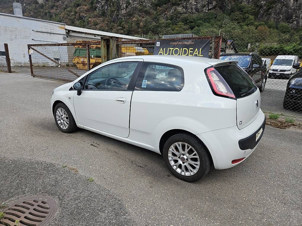 Automobili: FIAT PUNTO DIESEL  – Usato da Biasca venduto da autolowcost 3