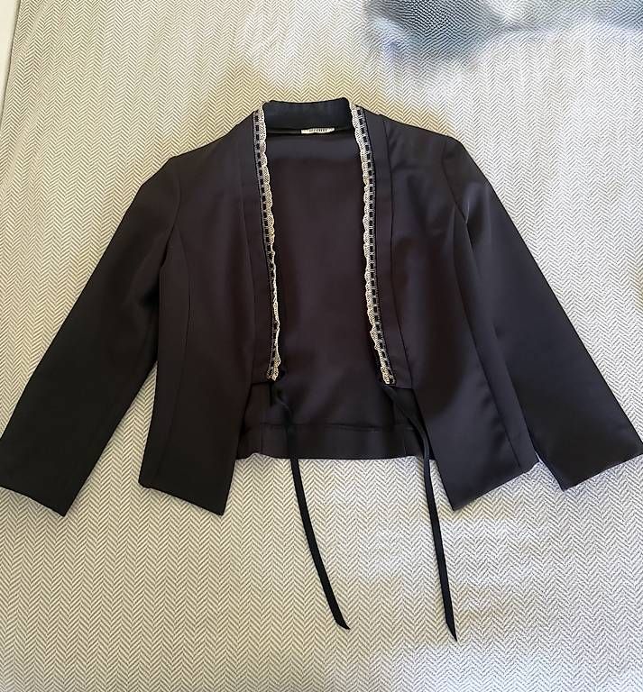 Costumi: Set Jacke und Hosen – Usato da Emmen venduto da rossellamalito