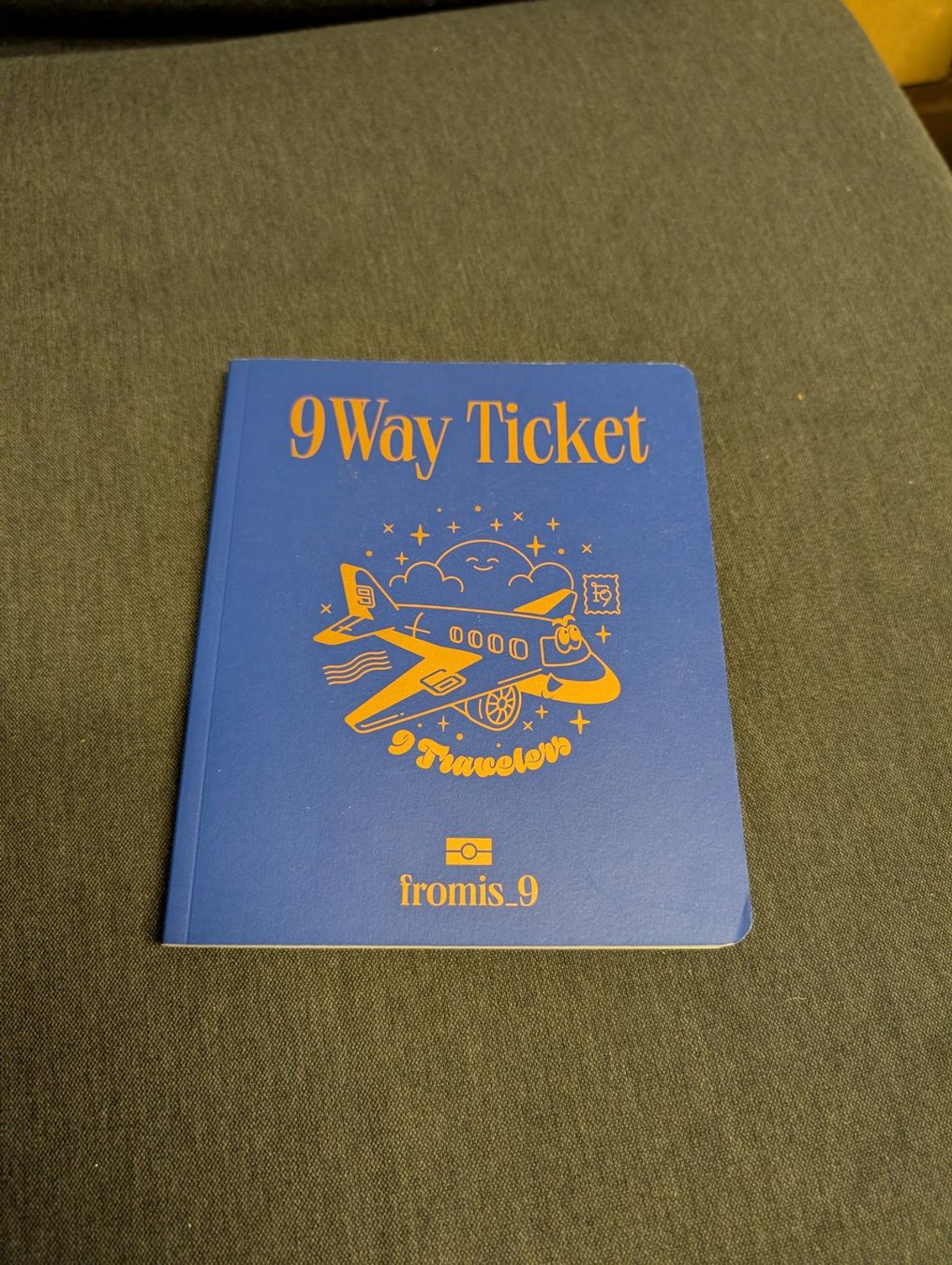 CD: Fromis_9 9 way ticket album – Usato da Giubiasco venduto da Ticinerd