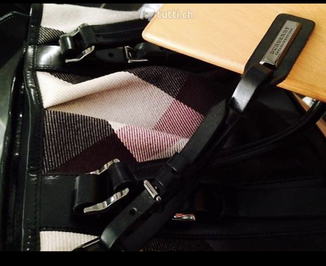 Burberry Borse da donna: Burberry Handtasche - stylisch & geräumig – Nuovo (secondo la descrizione) da Liestal venduto da ell_6xc7 1