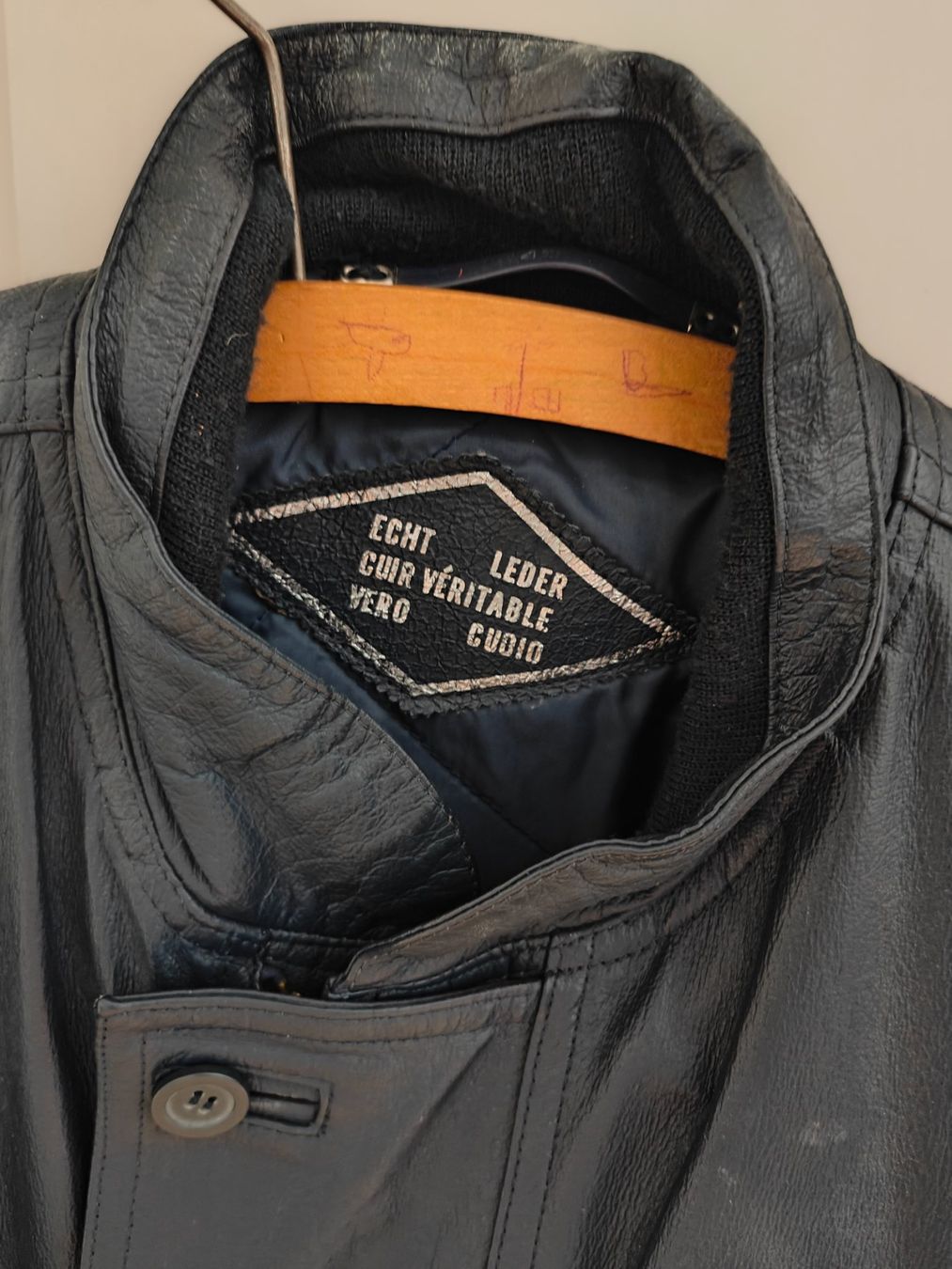 Giacche: Lederjacke  echtes Leder, klassischer Stil M/L – Usato da Recherswil venduto da beawuethrich 1