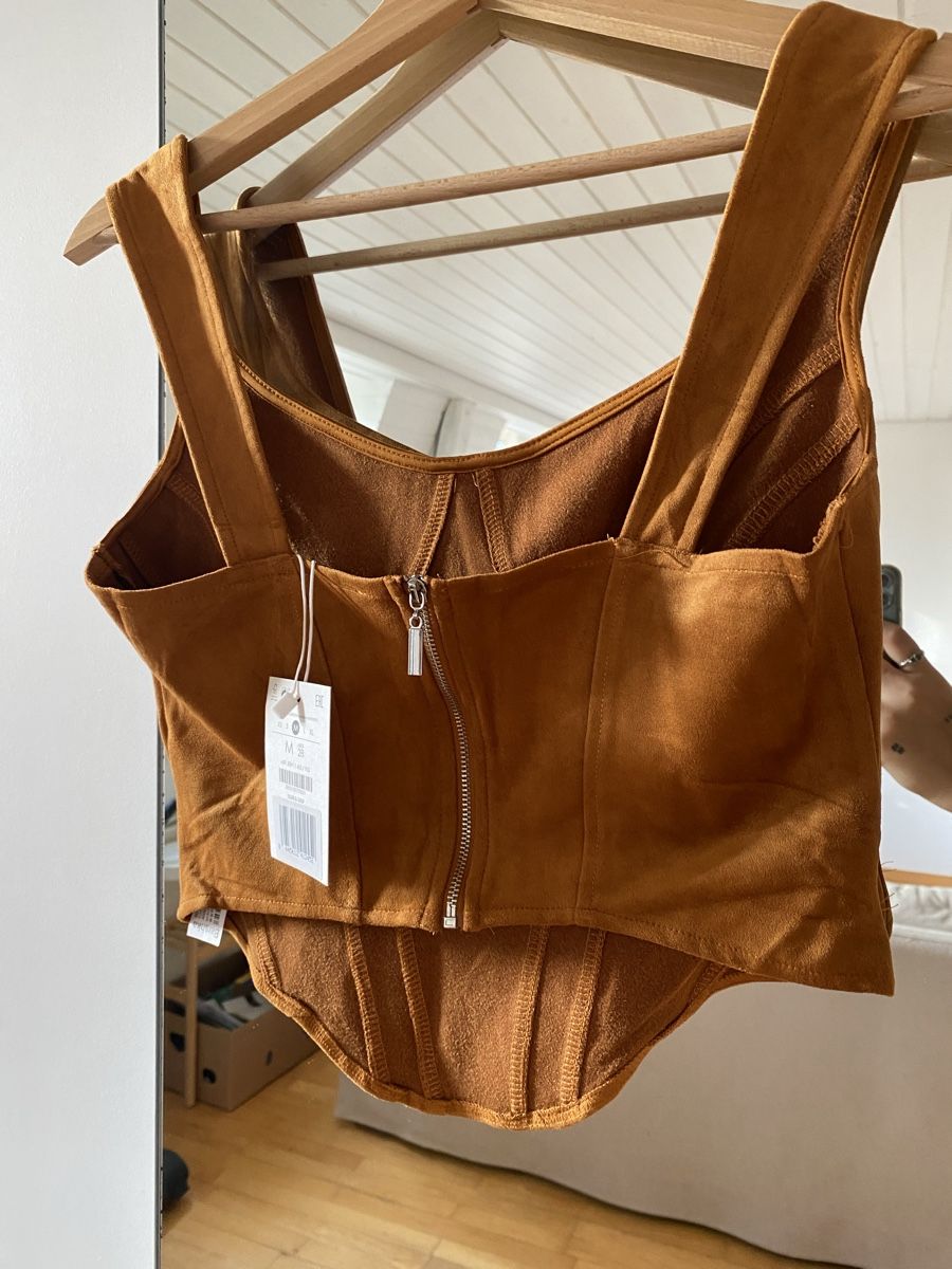 Bershka Top: Schickes Oberteil – Nuovo e nell'imballaggio originale da Spiez venduto da Michaela333 1