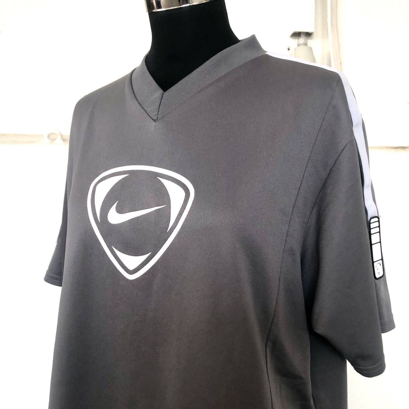 Nike Leibchen & Hosen: Vintage Nike Trikot, Grösse XL – Gebraucht aus Brienz BE von Kokolea84 1