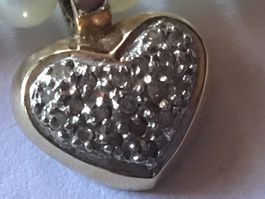 Herrliches Diamant Herz mit Perlenkette