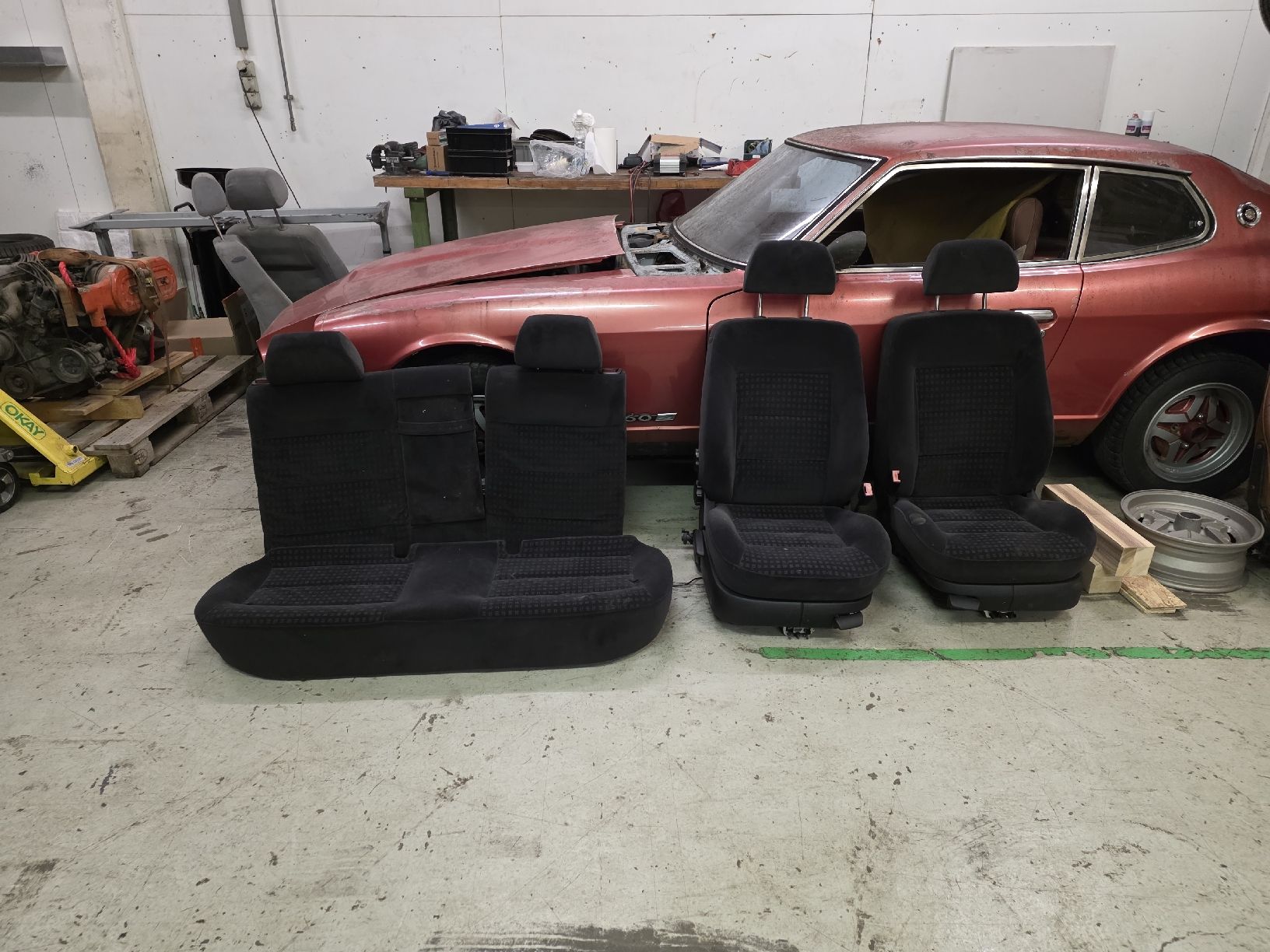 VW Tutti pezzi di ricambio auto: Stoffsitz-Ausstattung Passat 3bg Limousine – Usato da Sirnach venduto da Tewer