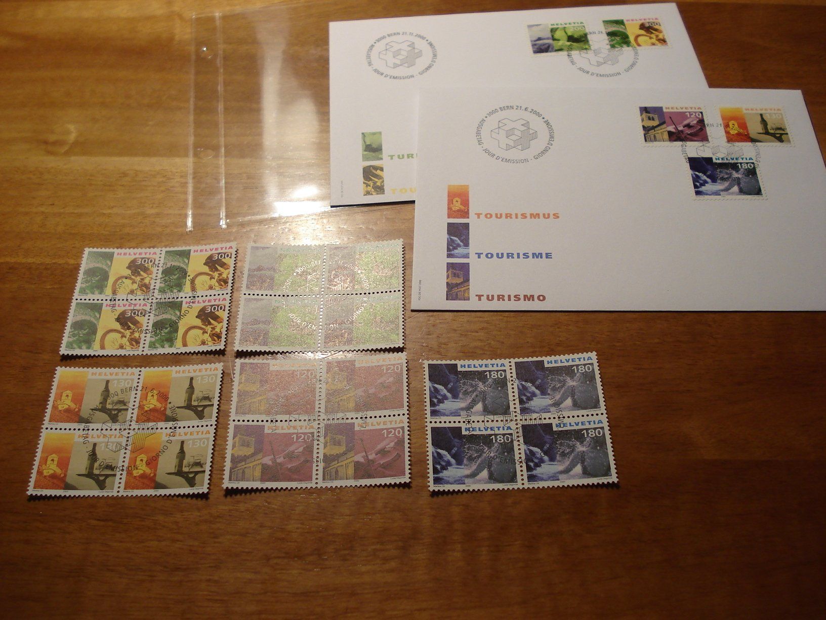 Tous les timbres: Satz Dauermarken Tourismus, 2000. FDC + 4erblock ET-o – D'occasion à Niederwil AG par morostahu 1