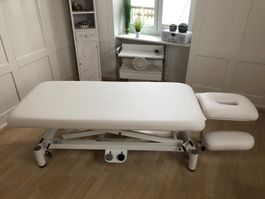 Behandlungsliege «LUNA» standard elektrisch höhenverstellbar