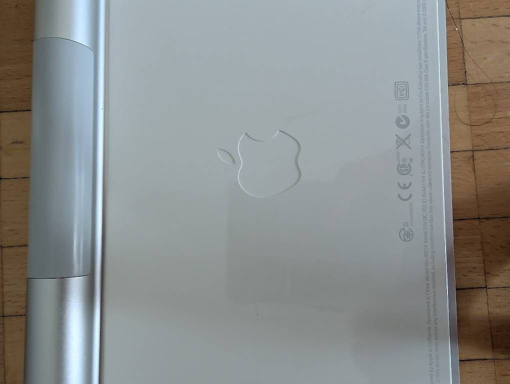 Claviers: Apple Wireless Keyboard A1314 – D'occasion à Zürich par kopanskk 1
