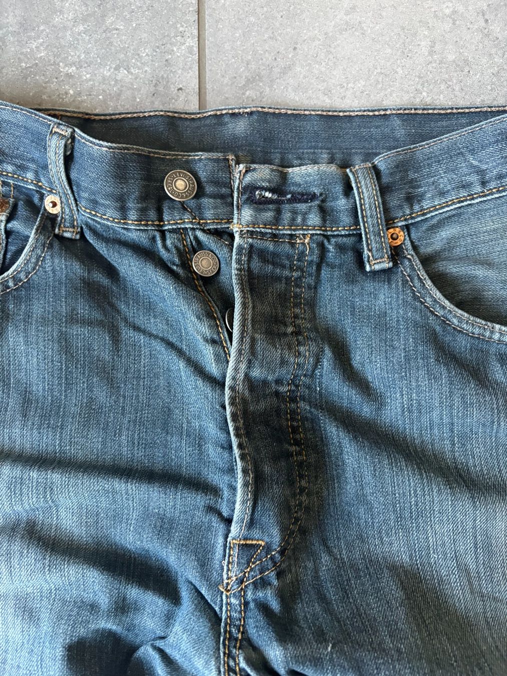 Levi's Jeans: Levi's 501 grösse 31x34 – D'occasion à Niederwil AG par Pascal879 1