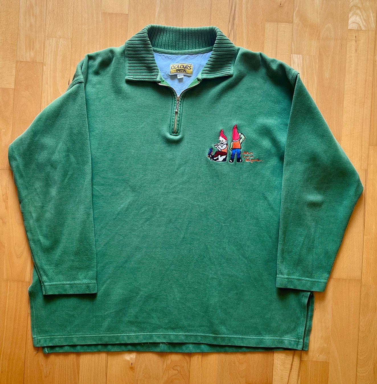 : Grüner Vintage Pullover mit Gartenzwergen – Usato da Therwil venduto da blubblubblubb 1