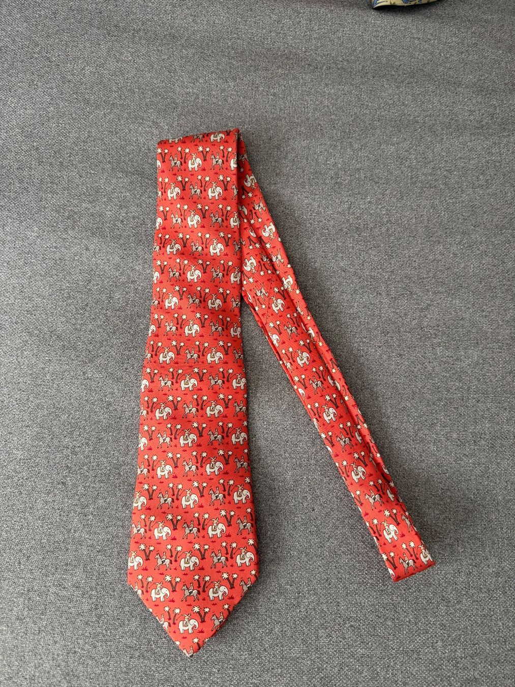 Hermès Cravatte: Cravate Hermès rouge – Usato da Genève venduto da Red_dot