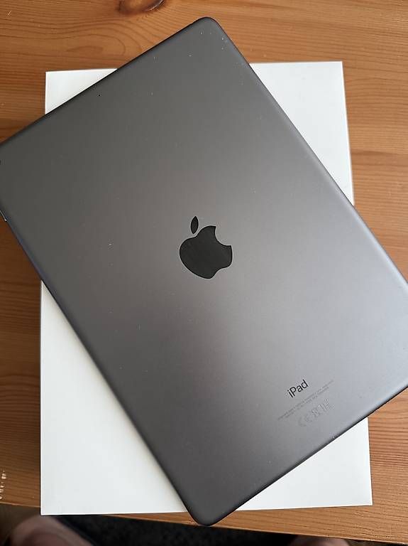Apple Tablet PC: Ipad 9th Generation Wifi 64GB – Gebraucht aus Lausen von Ceronerage 1