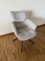 4 moderne Esszimmerstühle in Hellgrau – neuwertig (nur 3 Mon