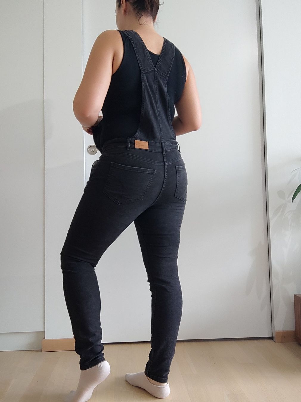 Lotti di vestiti: Salopette femme taille S – Usato da Bellevue venduto da xuxana 1