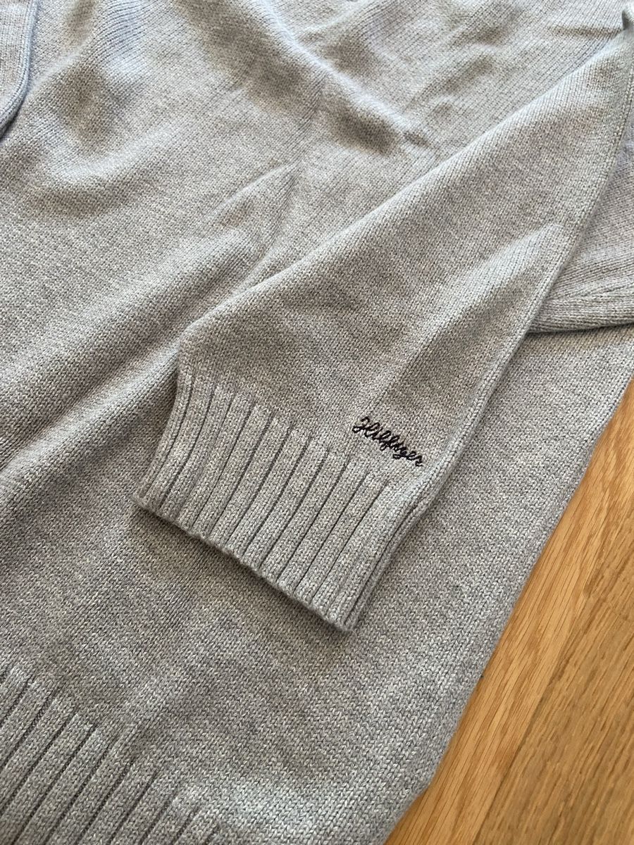 Tommy Hilfiger Maglioni & Felpe: Grauer Tommy Hilfiger Sweater – Usato da Thayngen venduto da golazo_vines 4