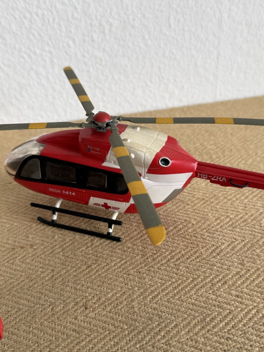 Rega Kit di modellismo & Modellini statici: Sammlung 5 Rega Helikopter Modelle Modellhubschrauber – Usato da Konolfingen venduto da petzipetz 5