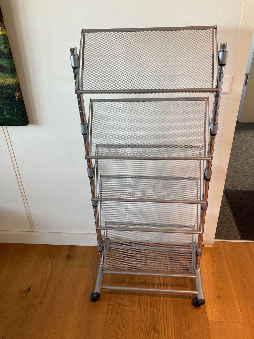 Altro per la casa: Prospektständer Metall Silber mit Rollen 5 Fächer gebraucht – Usato da Hünenberg venduto da Electron0