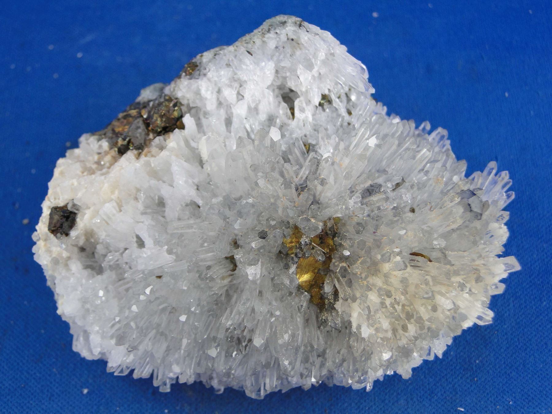 Minerali & Pietre curative: Scheelit mit Quartz und Chalkopyrit – Usato da Schinznach Bad venduto da Demerald 7