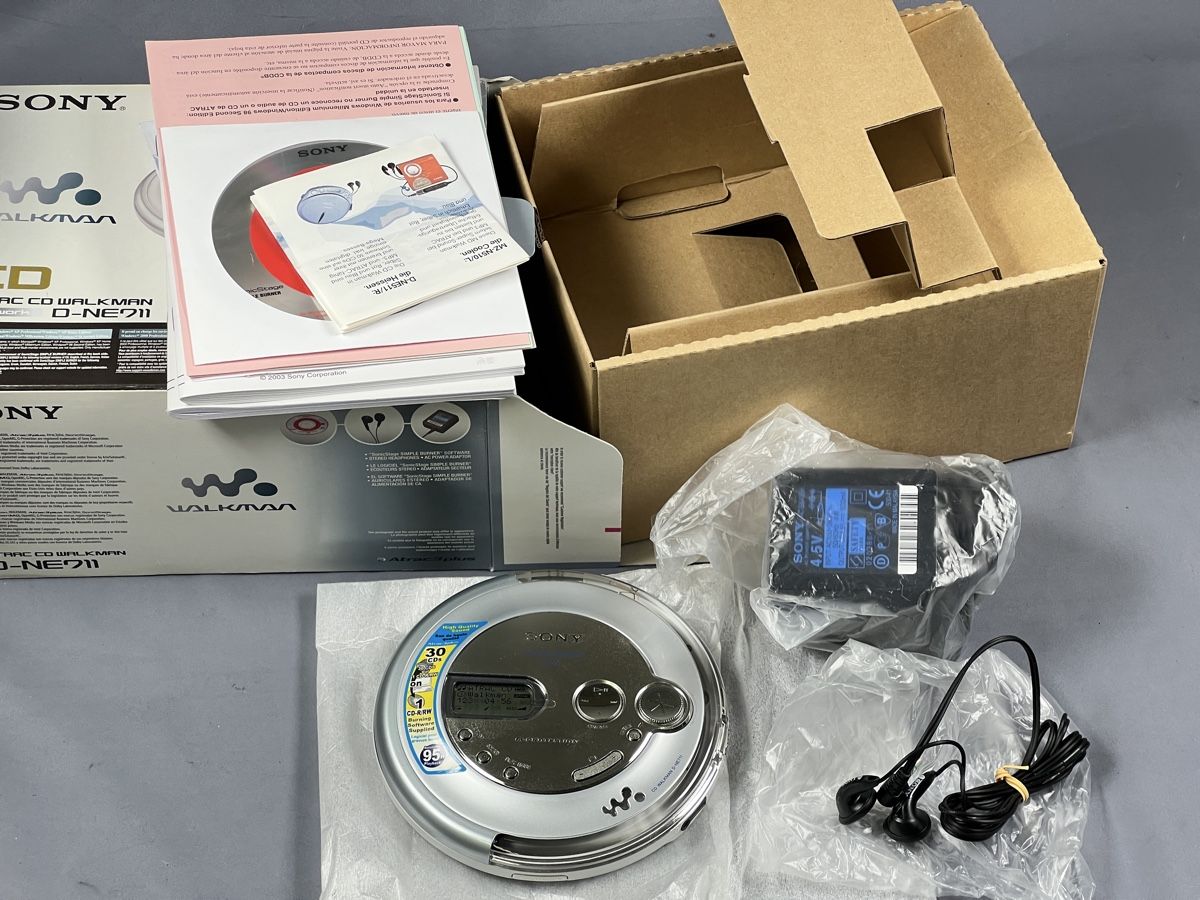 Sony Lettore multimediale portatile: Sony CD walkman D-NE711 – Usato da Thônex venduto da lufoto