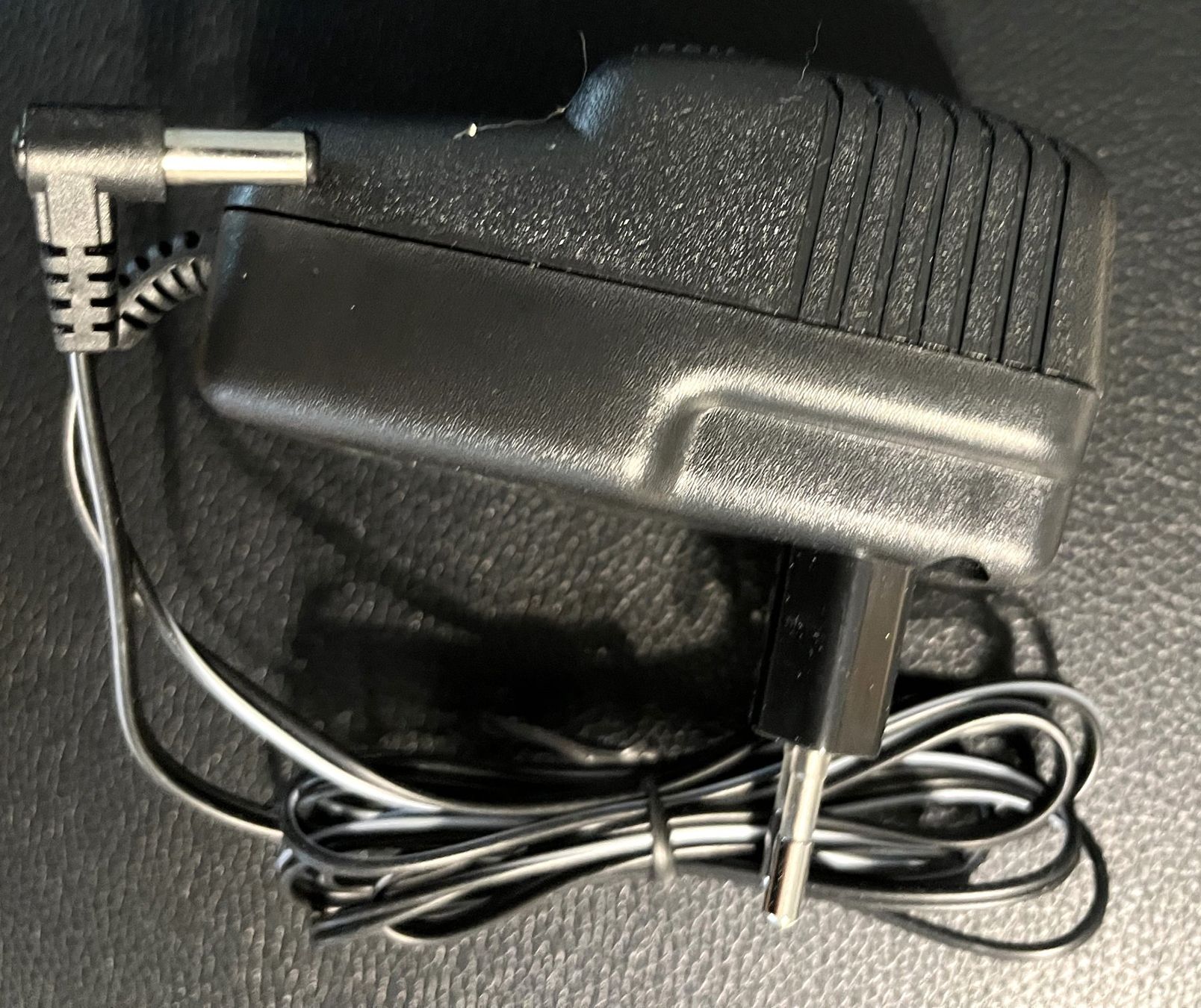 Caricatori & Batterie: AC - DC BATTERY CHARGER Johnlite – Nuovo (secondo la descrizione) da Zürich venduto da baracuda8048 1