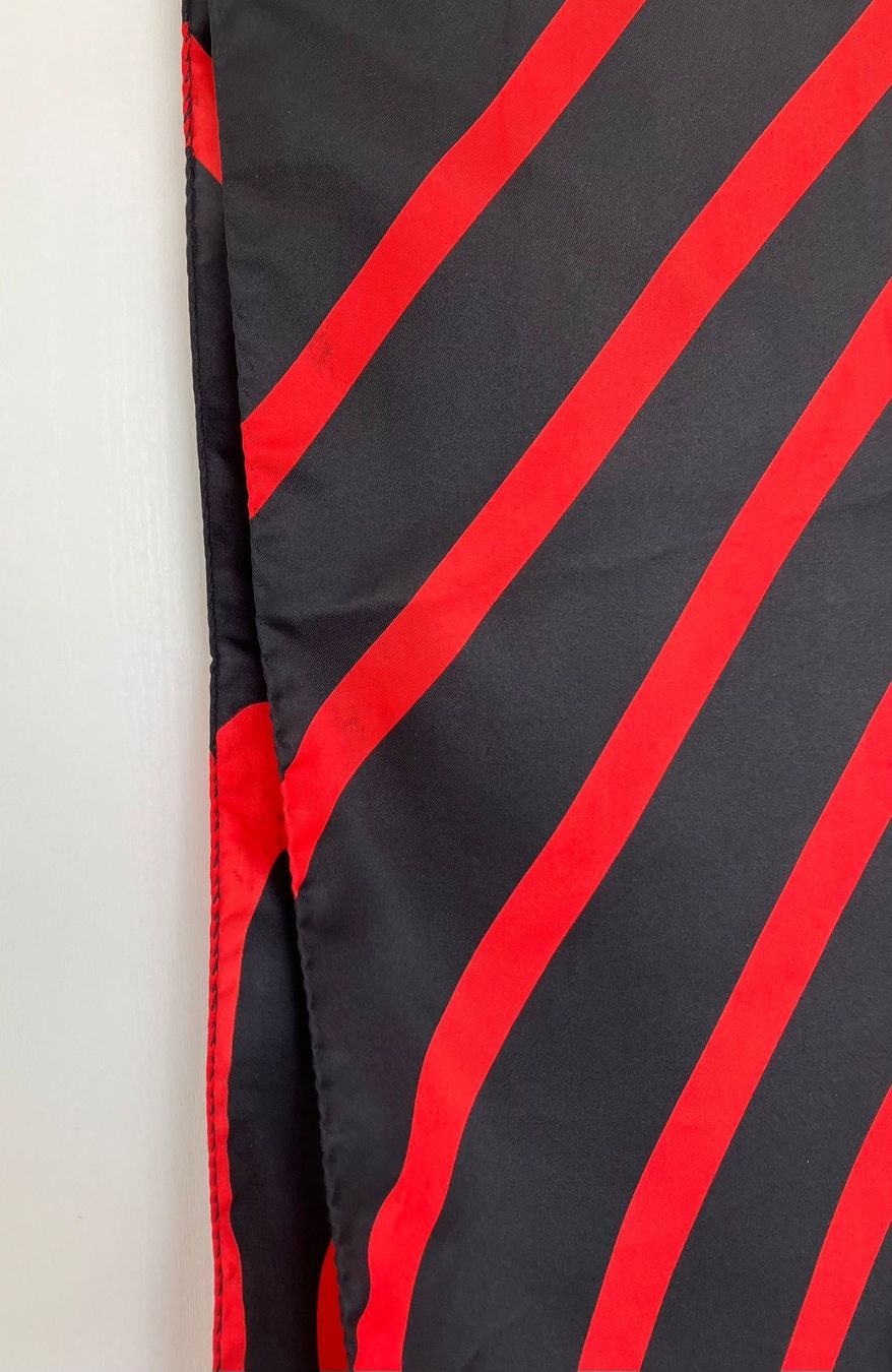 Foulard & Sciarpe: Elisabeth Dicht Seide Schal – Usato da Unterägeri venduto da Jutka_04 2