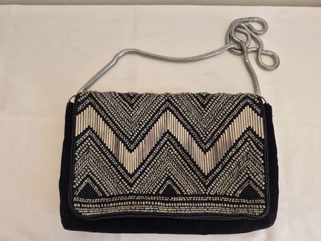 Abendtasche H&M schwarz mit Perlenstickerei