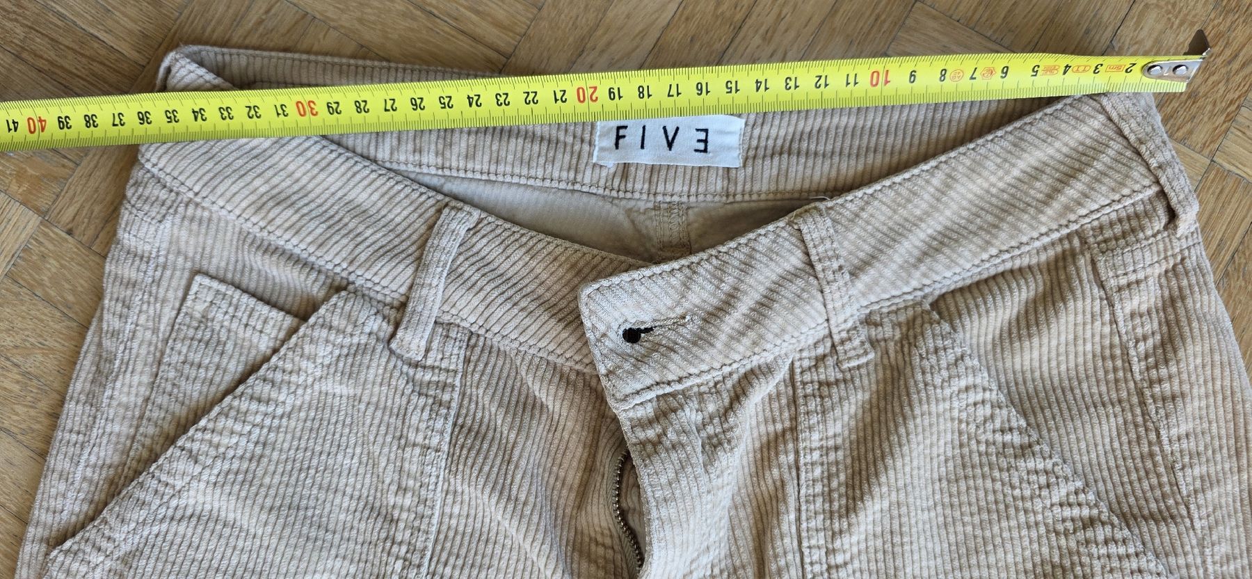 Hosen: pantalon beige Taille 36/38 – Gebraucht aus Yverdon-les-Bains von van_dq65 4