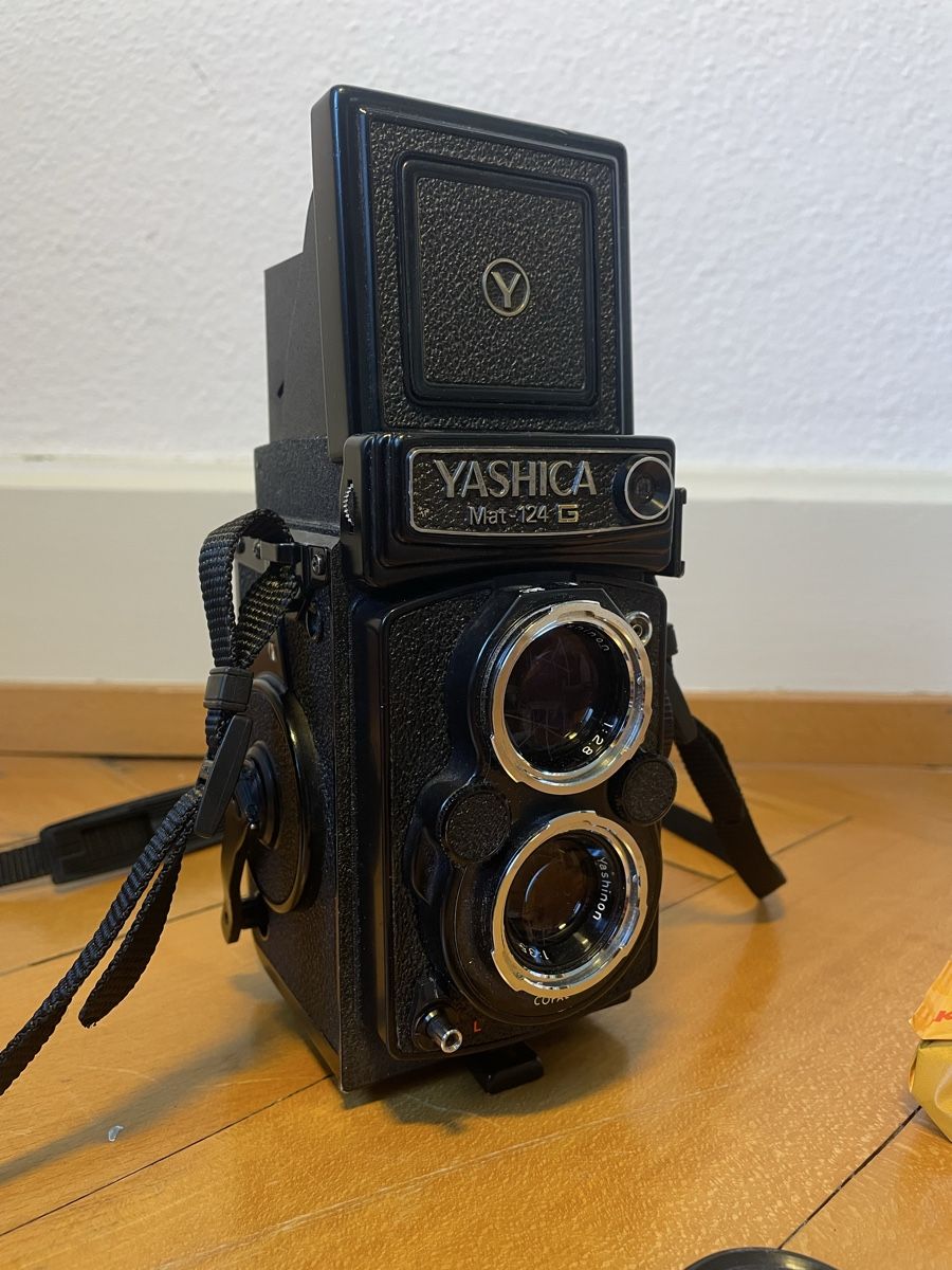 Yashica Fotocamera: Yashica Mat 124G – Usato da Basel venduto da lcnknz 3