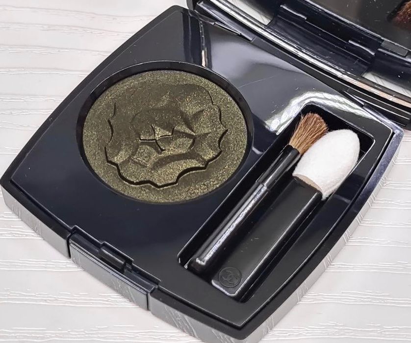 Chanel Make-up: Chanel Lidschatten NP. 59.90 – Nuovo (secondo la descrizione) da Rüfenacht BE venduto da Milena_1 3
