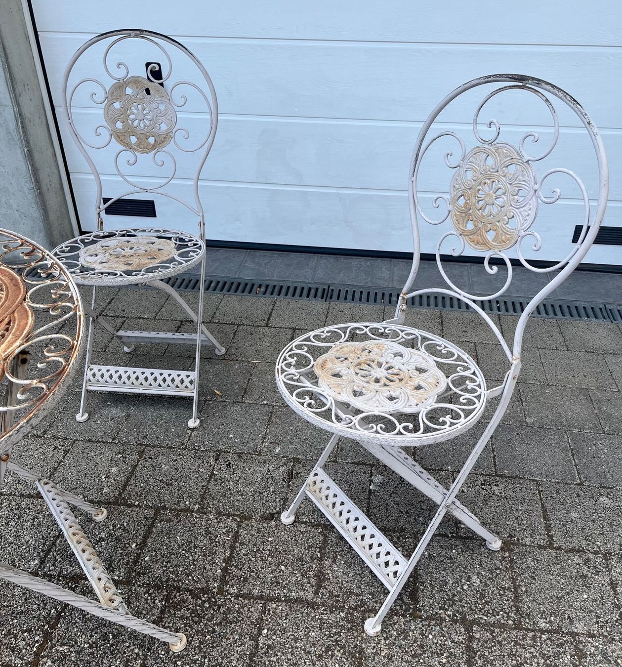 Tavoli: Vintage Tischli und 2 Stühle – Usato da Nussbaumen AG venduto da car_7b54 2