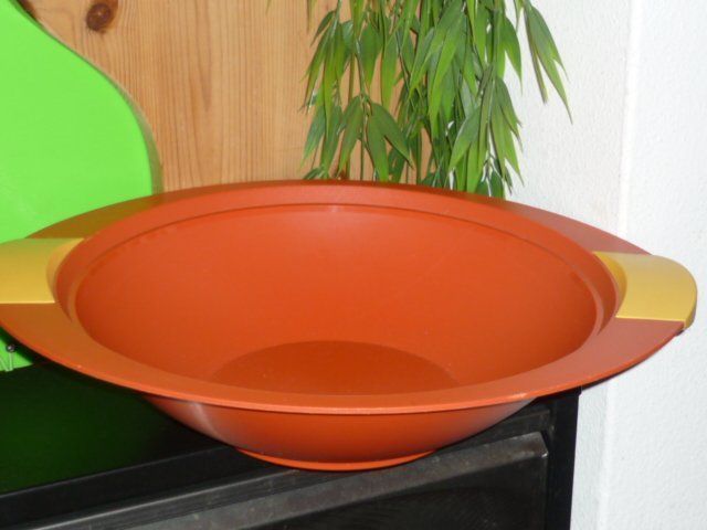 Tupperware Contenitori & Simili: TUPPERWARE 2,8 L. – Usato da St.Gallen venduto da Anso 1