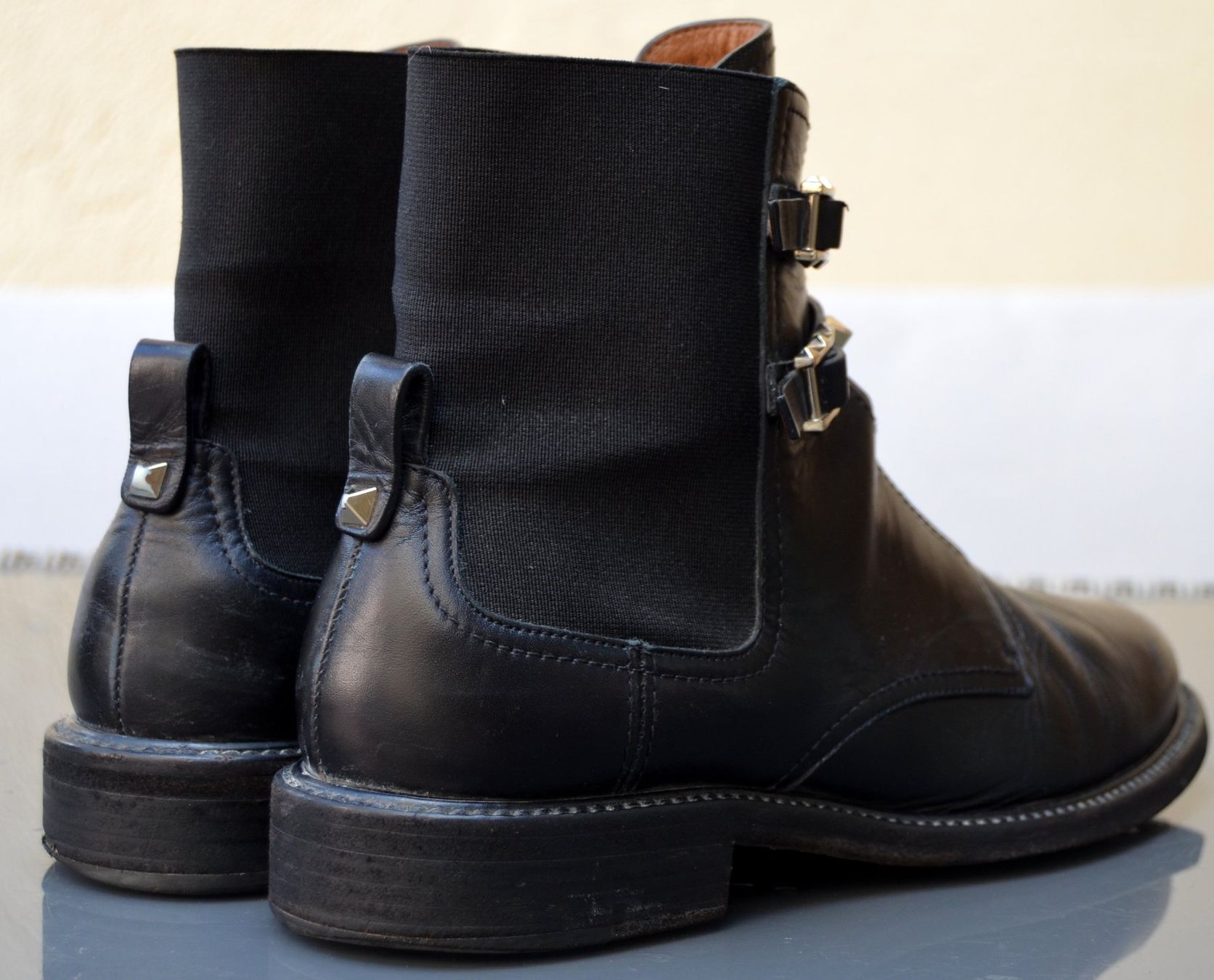 Valentino Chaussures femmes: Valentino Rockstud Boots / bottes 39 – D'occasion à Collonges par arashee 5