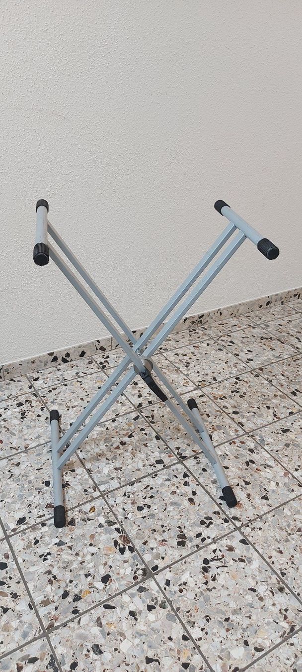 Strumenti musicali: BSX keyboardständer silber doppelrohr – Usato da Glattbrugg venduto da Swissmusik
