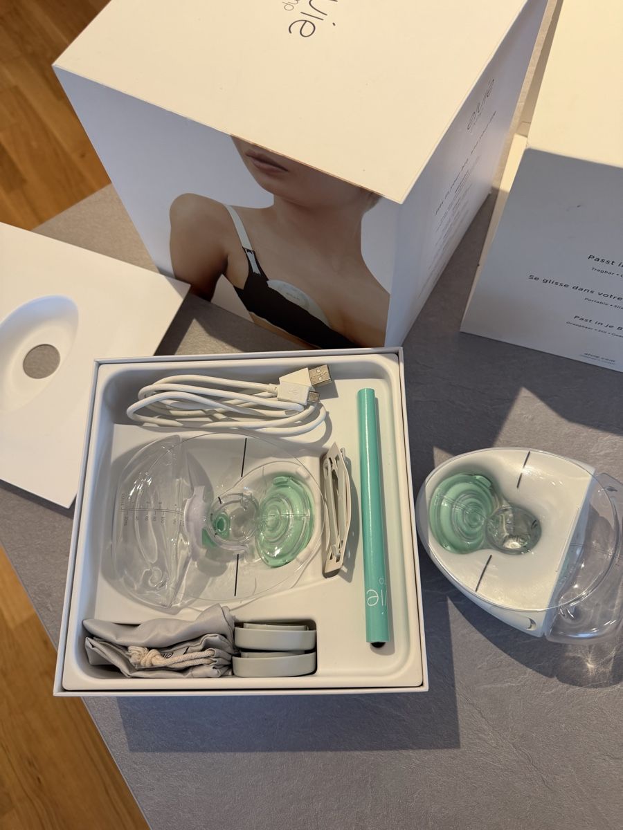 Elvie Accessori per l’allattamento: Elvie Pump double wireless breast pump complete set – Usato da Reinach BL venduto da K.zh.A 1