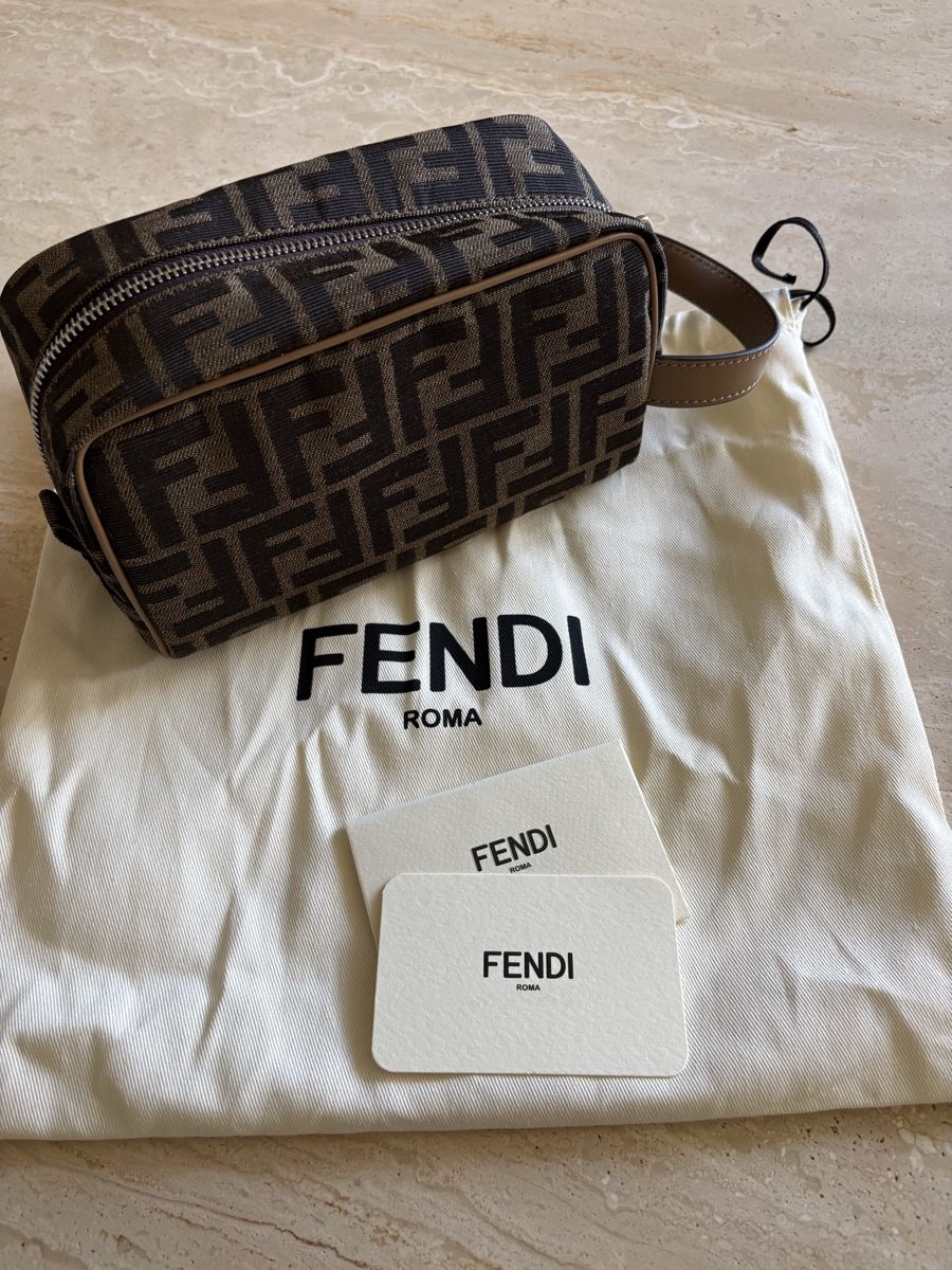 Fendi Custodie per cosmetici: Fendi Necessaire NEU – Nuovo (secondo la descrizione) da Unterägeri venduto da mar_96hk