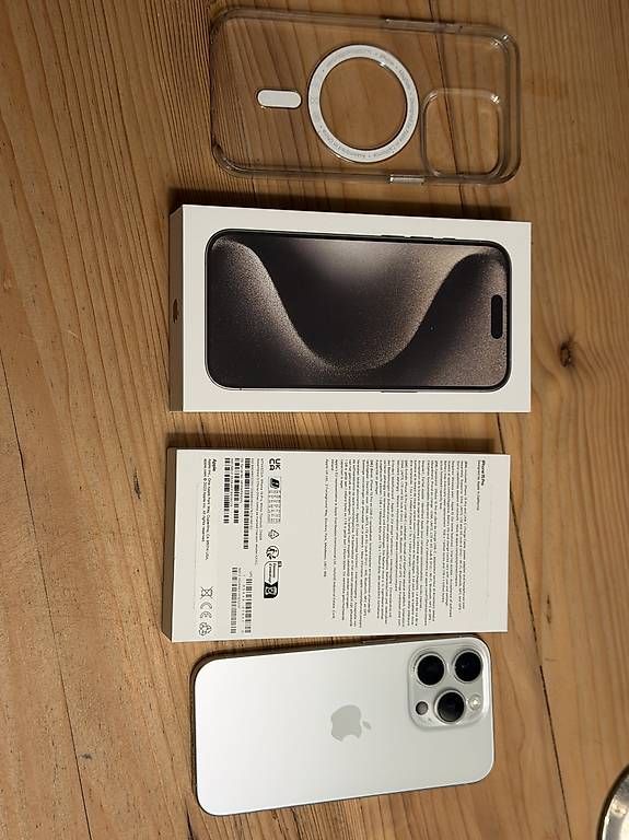 Telefoni cellulari / Smartphones: iPhone 15pro, white Titanium 256GB, OVP – Usato da Horw venduto da dav_xkw9 1