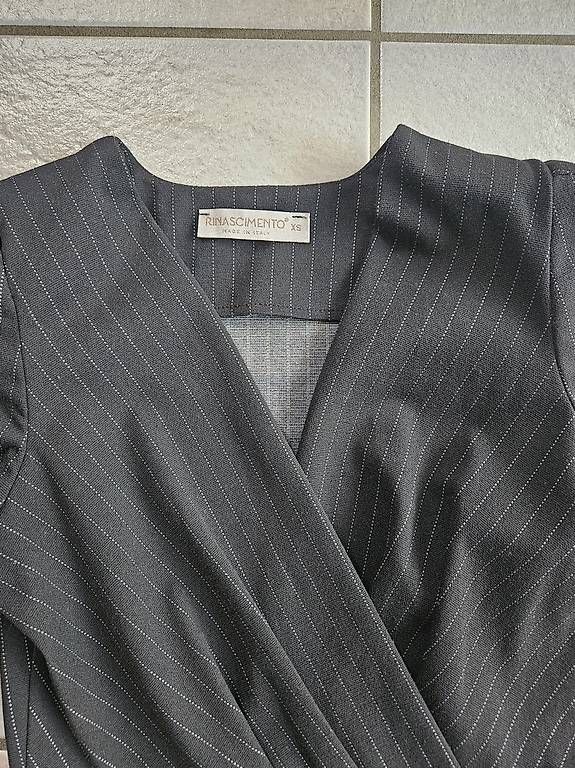 Vestiti: Robe portefeuille Rinascimento – Usato da Vétroz venduto da sas_yln5 3