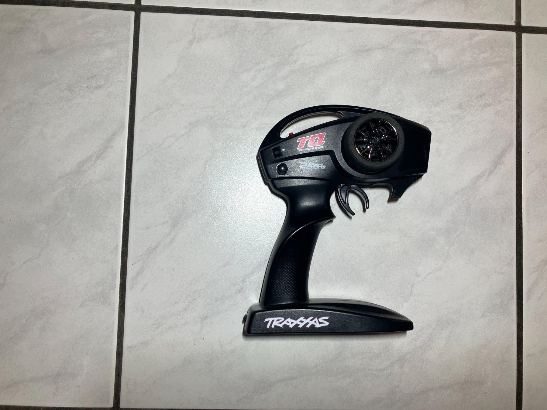 Traxxas RC Modellbau: Traxxas EREVO VXL 1/16 mit Ladegerät. – Gebraucht aus Abtwil AG von Swissraver 5