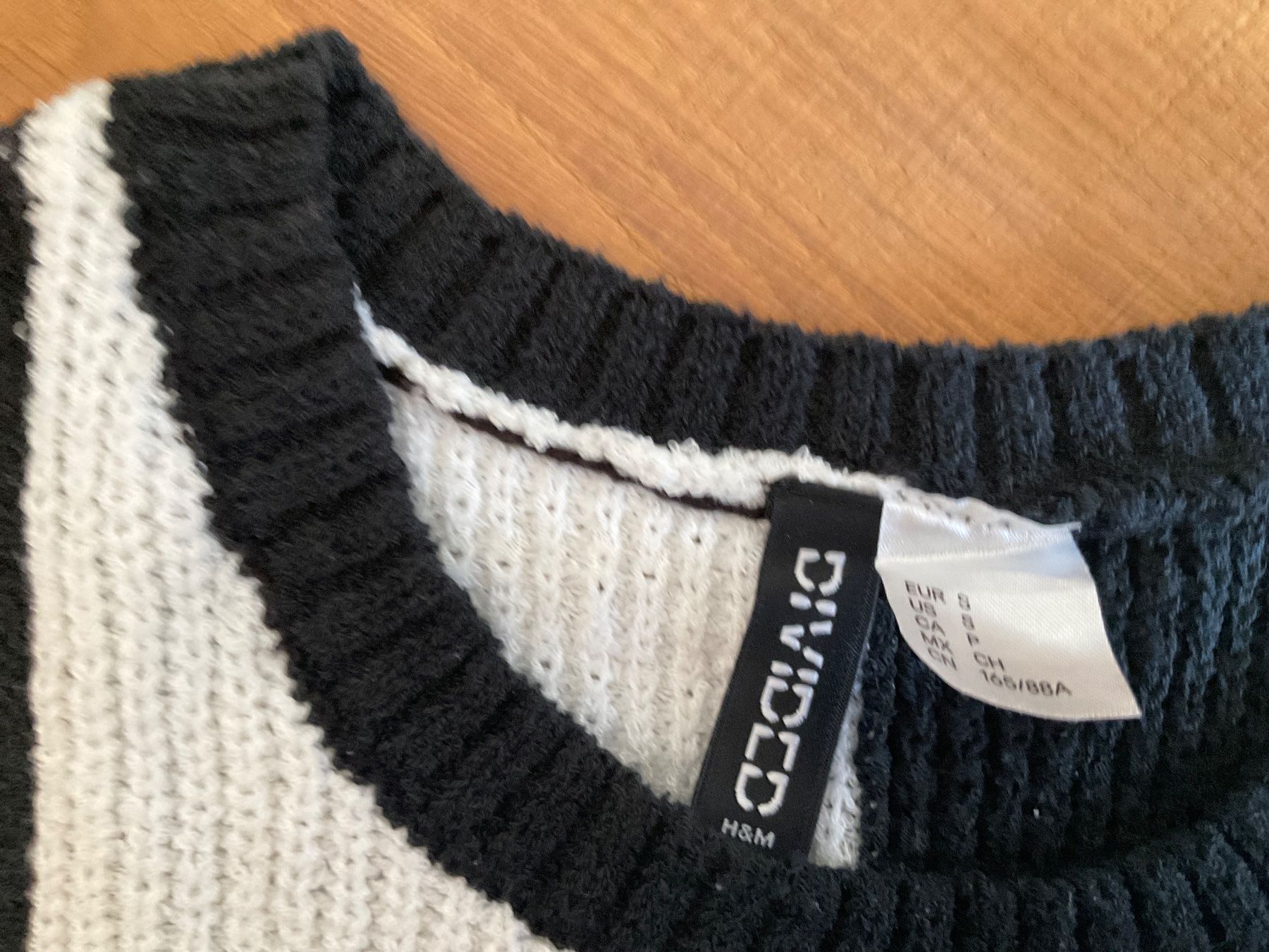Camicette, T-shirt & Top: Trendiger H&M Divided Stricktop, Schwarz/Weiss, Gr. S – Usato da Winterthur venduto da aionila 1