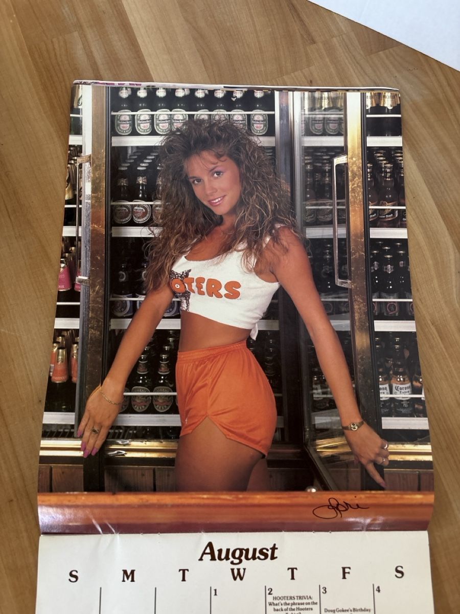 Kalender: Hooters Kalender von 1990 – Gebraucht aus Rümlang von euqinom16 3
