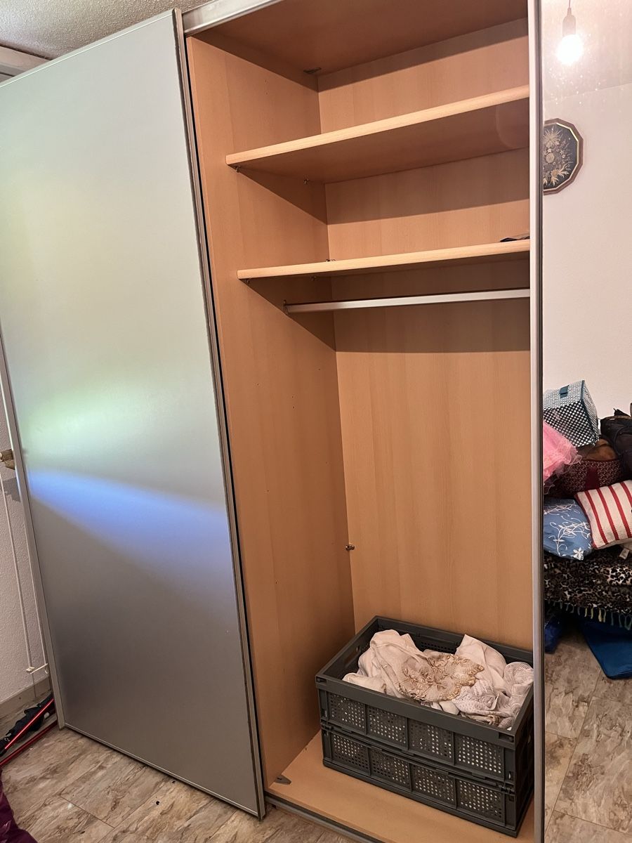 Schränke: GRATIS Schiebe Türen Schrank 200 oder 220 hoch x 300 cm – Gebraucht aus Klingnau von Weiterverwenden 2