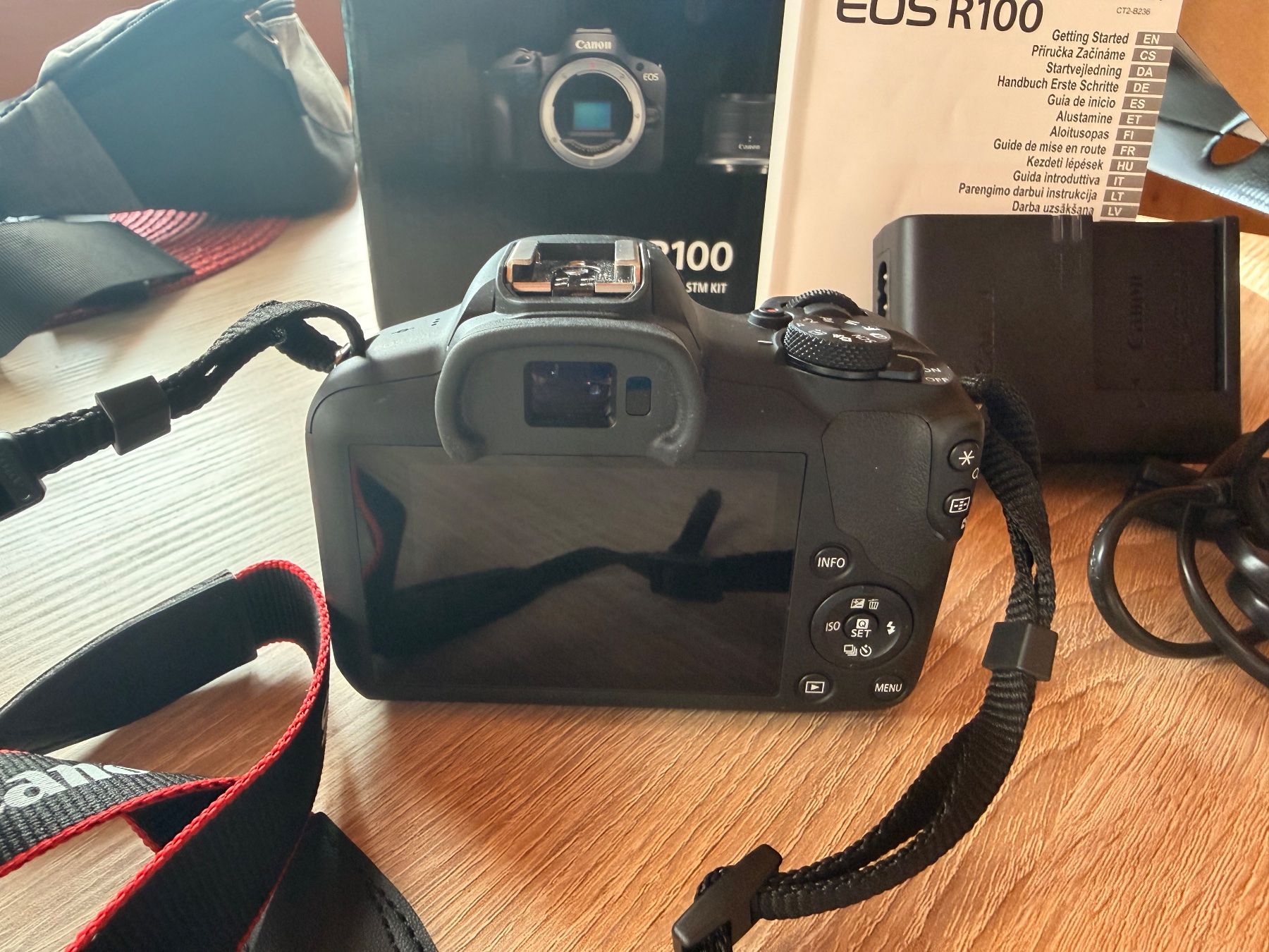 Canon Fotocamera: Canon EOS R100 – Nuovo (secondo la descrizione) da Hasliberg Hohfluh venduto da lepiccolevirtu 2