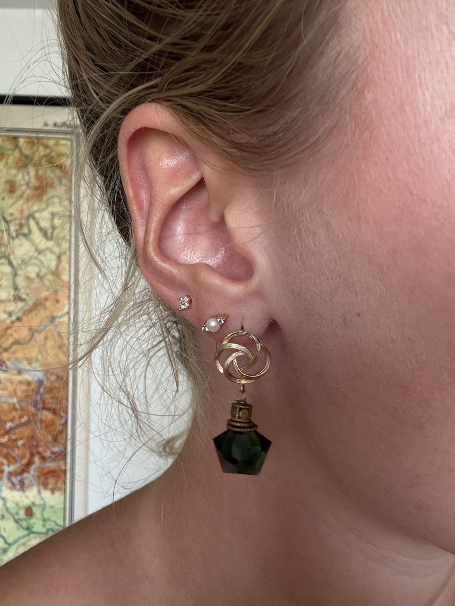 Boucles d'oreille: Antike Ohrstecker mit grünem Stein – D'occasion à Bottmingen par Itsclaire 3